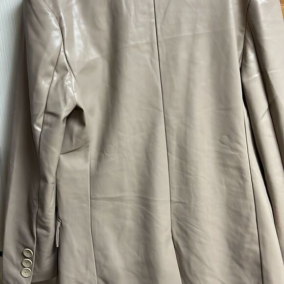 Noize Vegan Leather Blazer XS NWT  Demi Mid-Length NWT Retail $255 Nude/Taupe - Picture 10 of 12